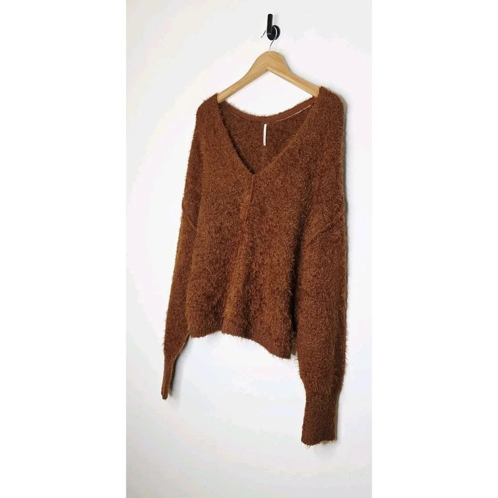 Free People Sweater Women's Icing V Neck Fuzzy Super Soft Cozy Pullover Size M - Picture 4 of 14